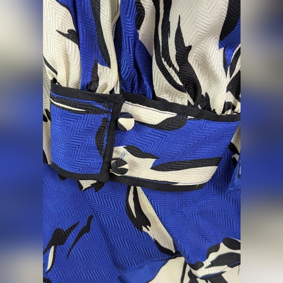 Veronica Beard Silk Blend Blue Floral Milan 3/4 Puff Sleeve V-Neck Blouse L - Picture 5 of 10